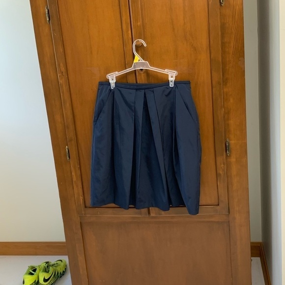 Brooks Brothers 346 above knee/mini skirt size 10 poly front pleat cocktail - Picture 1 of 7